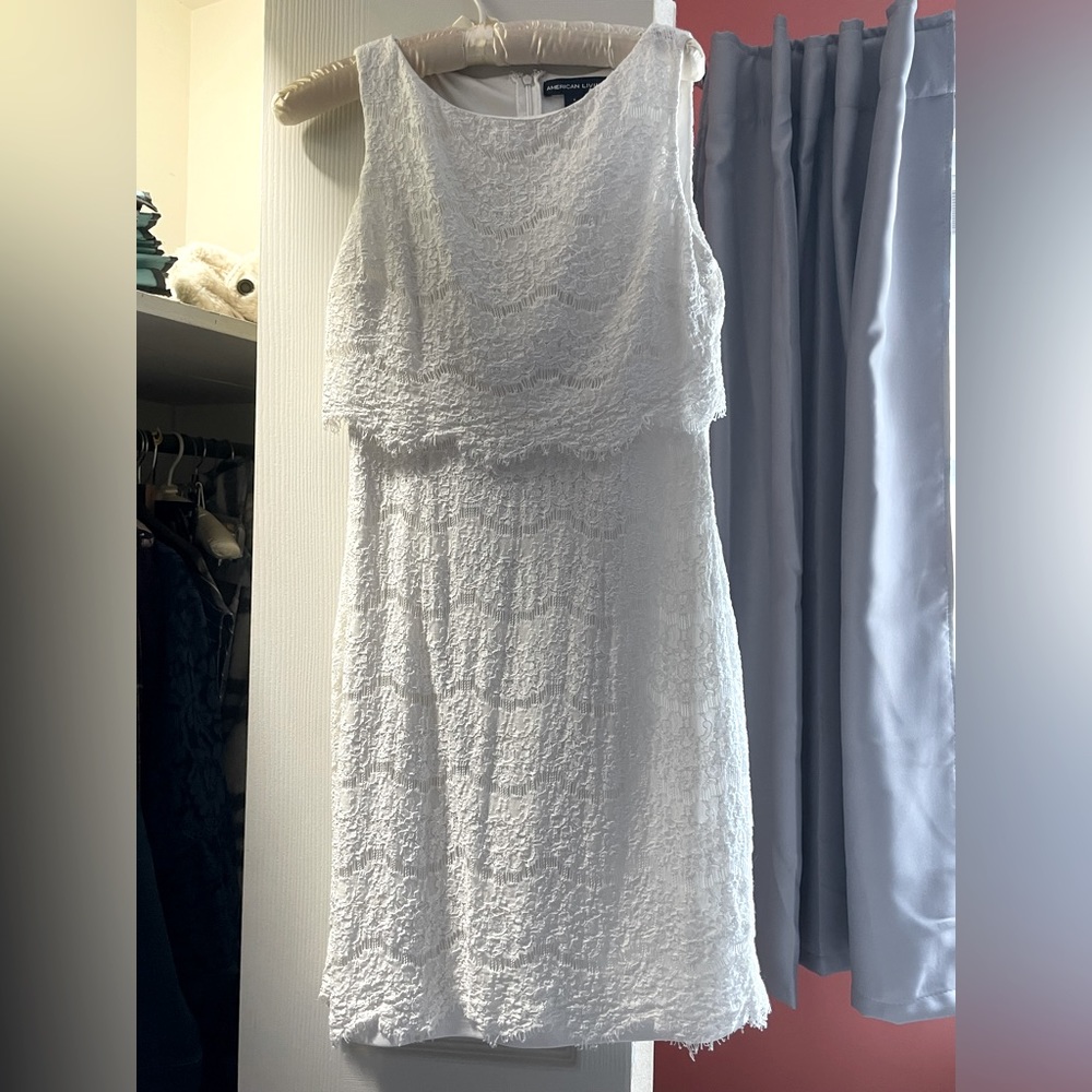 White multi layered dress tight fitting